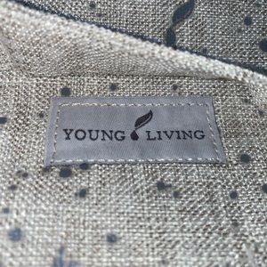 YOUNG LIVING LUNCH TOTE